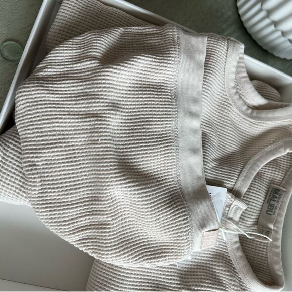 Barefoot Dreams Baby Waffle Onesie 3 Piece Set, Sand Dune Cream Sz 12-18 Mos NIB - Picture 10 of 10